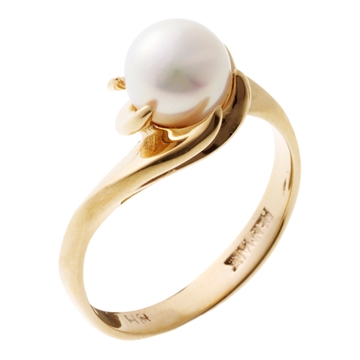 Ring i 8 kt. Guld m. perle i Klo