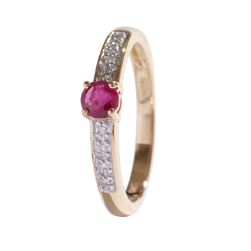 Ring i Guld med diamanter