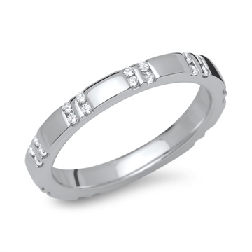 Ring i Sølv med zirkoniasten