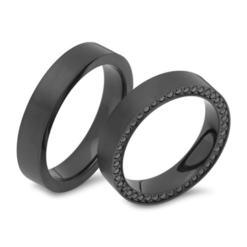 Sorte vielsesringe i Stål