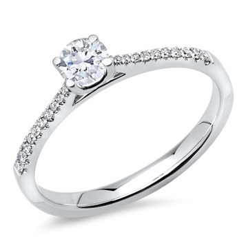 Ring i Hvidguld med diamanter