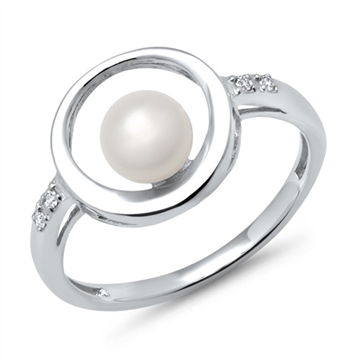Ring i hvidguld med perle og diamant