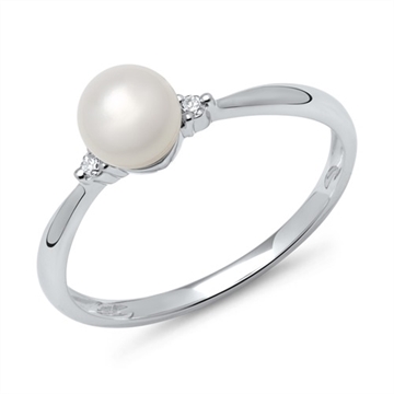 Ring i 14 hvidguld med diamanter