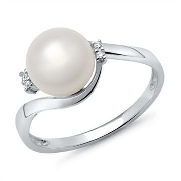 Ring i hvidguld med perle
