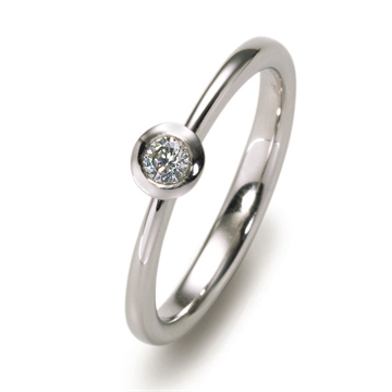 Solitairering i 14 karat hvidguld