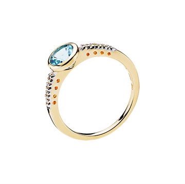 Ring i Guld med diamanter og Topaz